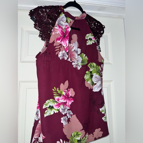 Express Dress Shirt Lace with button back - Picture 2 of 3